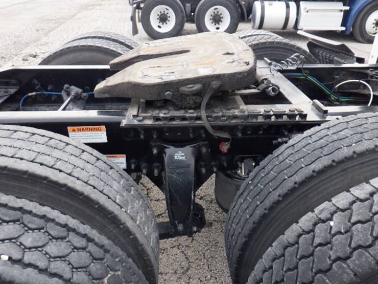 freightliner-cascadia-126-image-8