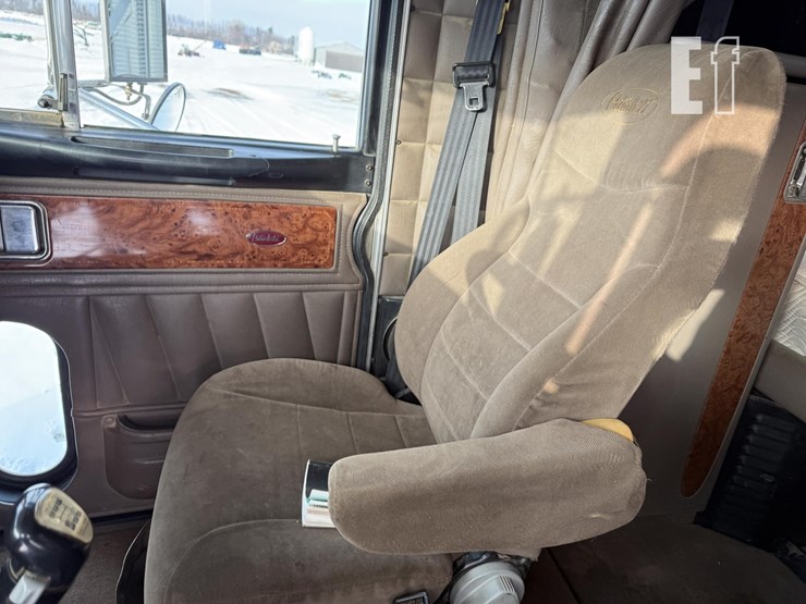 2004-peterbilt-379-image-52