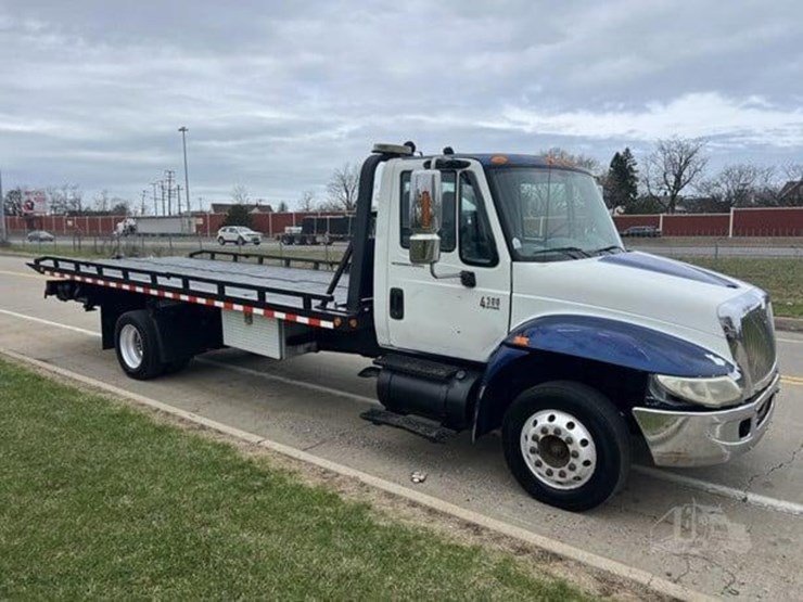 international-durastar-4300-image-1