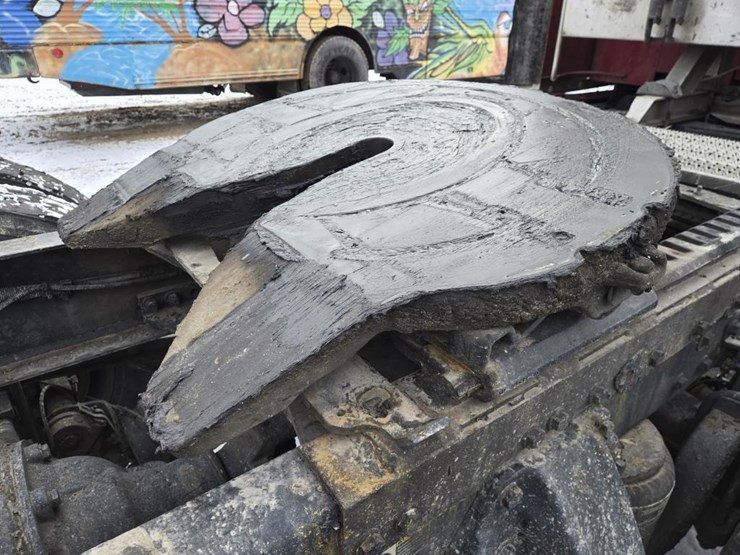 2017-peterbilt-579-image-38