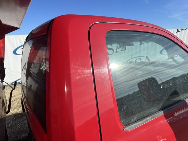 2015-dodge-ram-5500-image-13