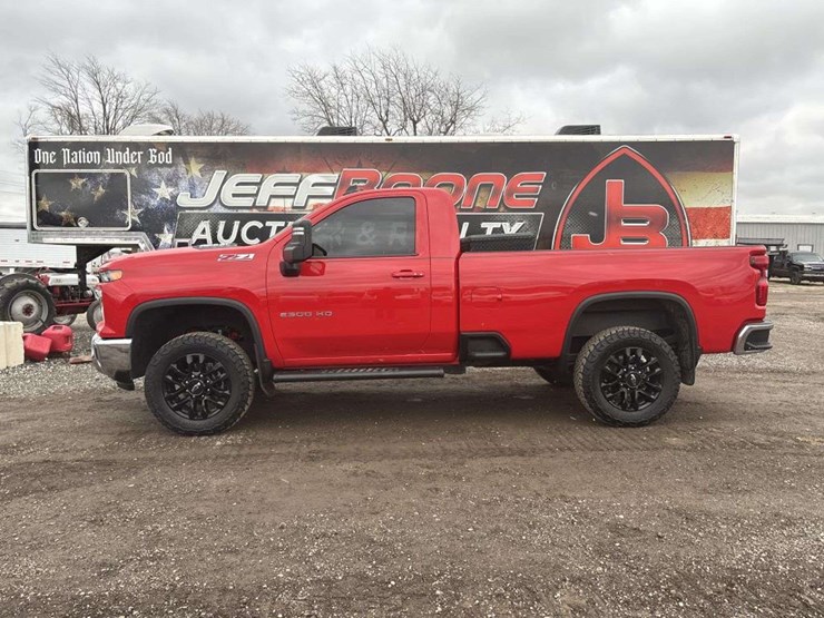 2025-chevrolet-2500-image-2