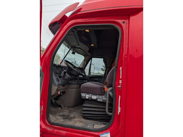 freightliner-cascadia-125-image-22