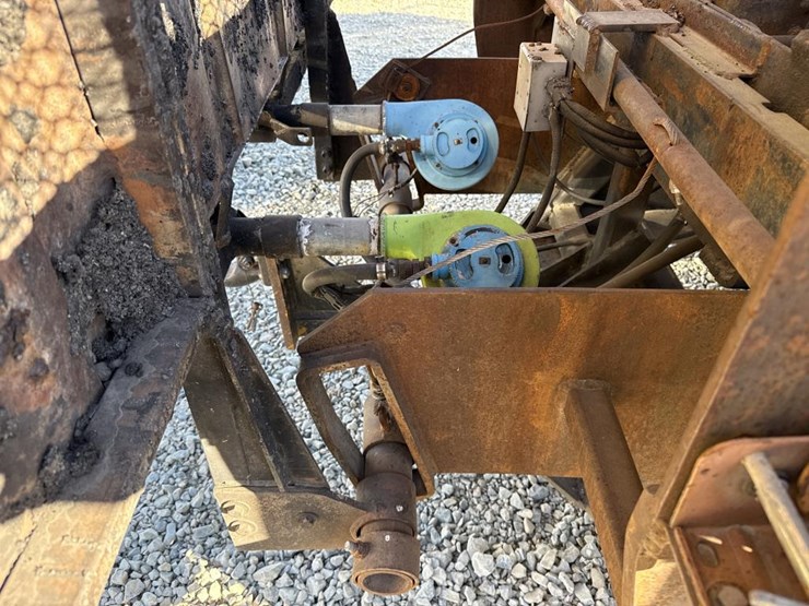 2005-international-durastar-4300-image-24