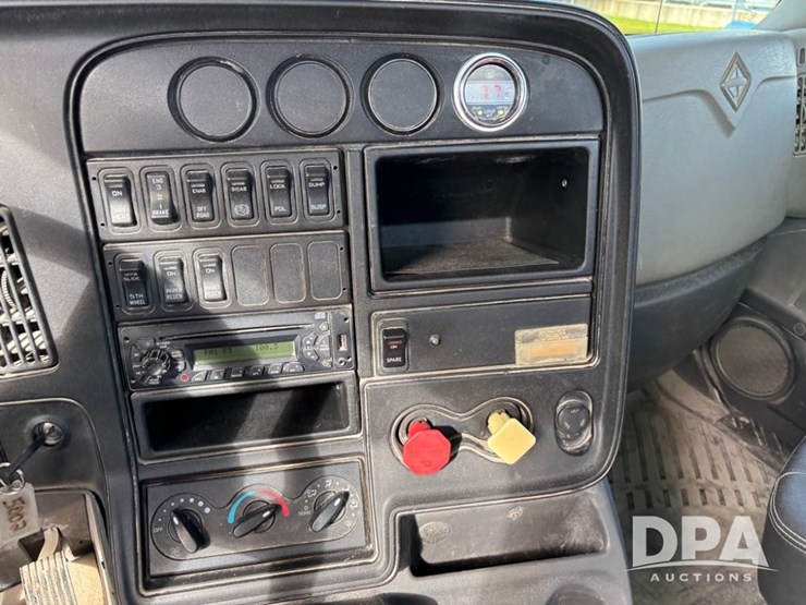 2012-international-prostar-image-57