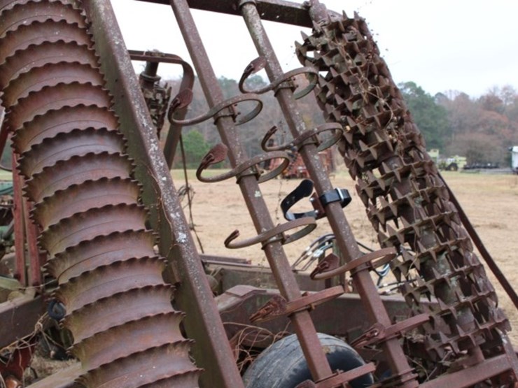 brillion-24'-crowfoot-cultipacker-with-s-tine-cultivators-image-6