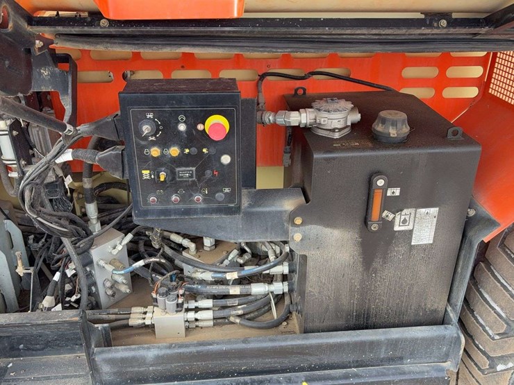 2014-jlg-4394rt-image-13