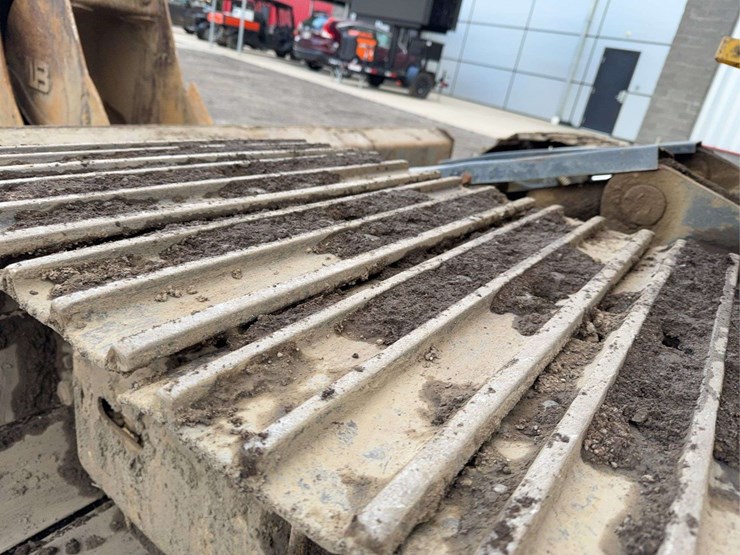 2012-komatsu-pc138-image-14