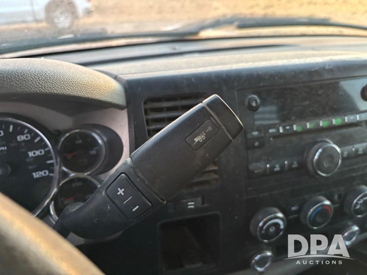 2009-chevrolet-3500hd-image-66