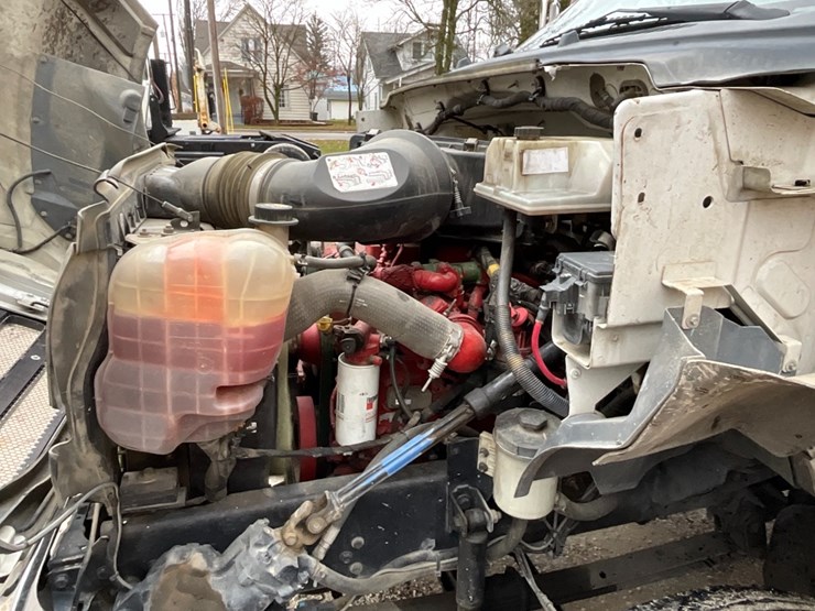 2015-ford-f650-image-17