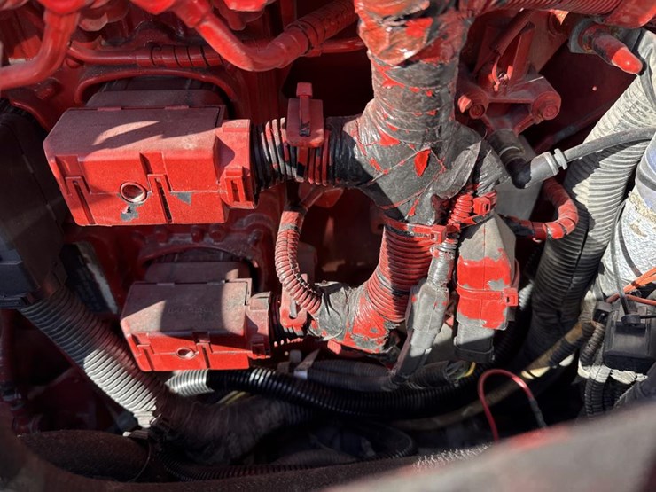 2012-peterbilt-389-image-19