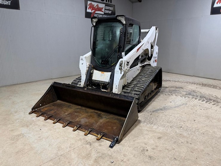 2022-bobcat-t740-image-2