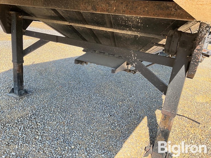 2006-wheeler-t/a-steel-grain-trailer-image-10