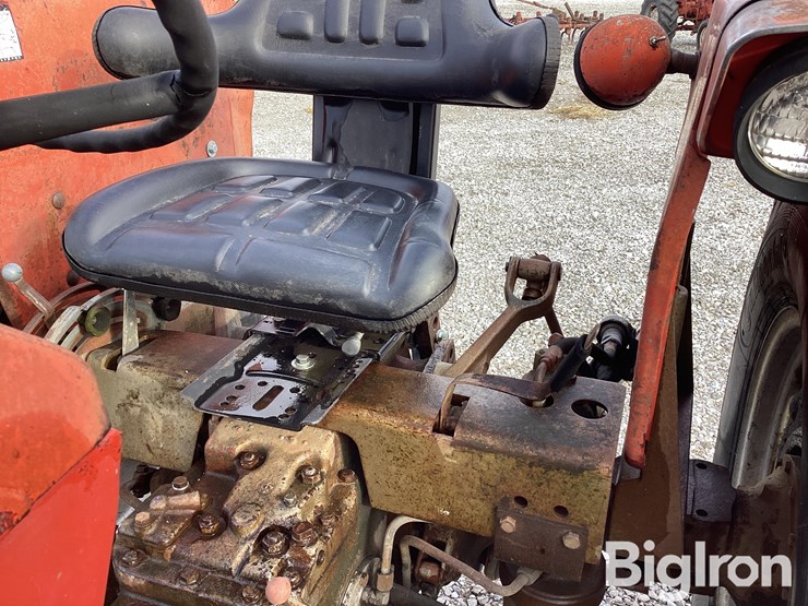 massey-ferguson-165-image-16