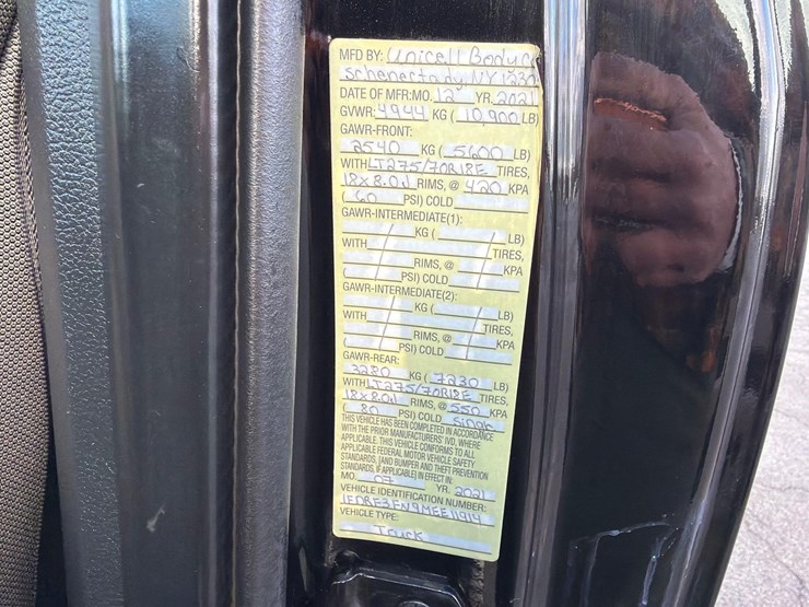 2021-ford-f350-image-19