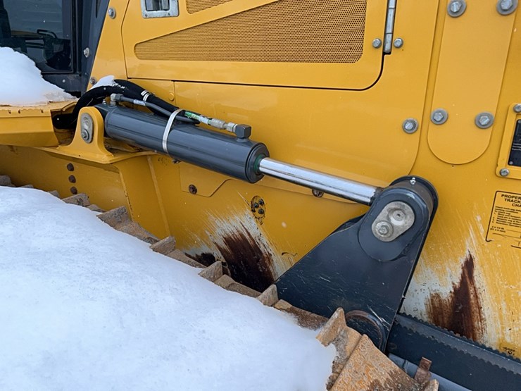 2023-deere-700l-image-8