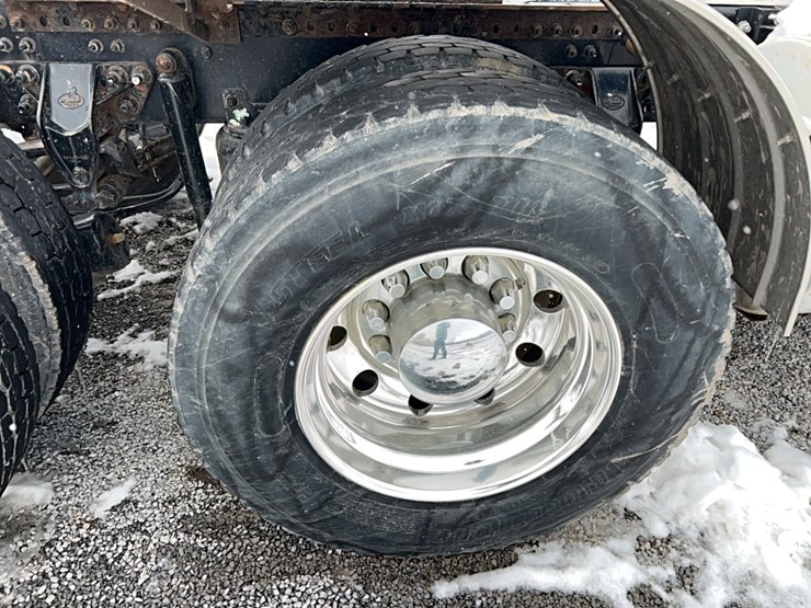 2012-mack-gu713-granite-truck-tractor-vn:1m1ax07yxcm011032-image-8