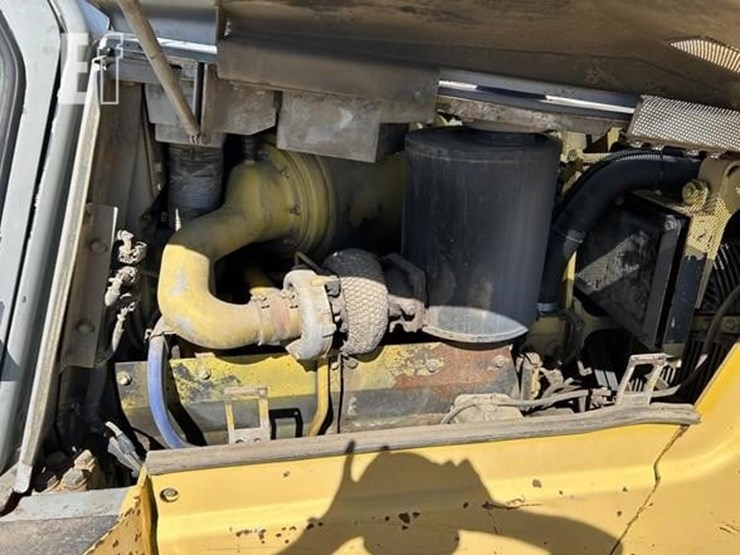 komatsu-d65ex-12-image-42