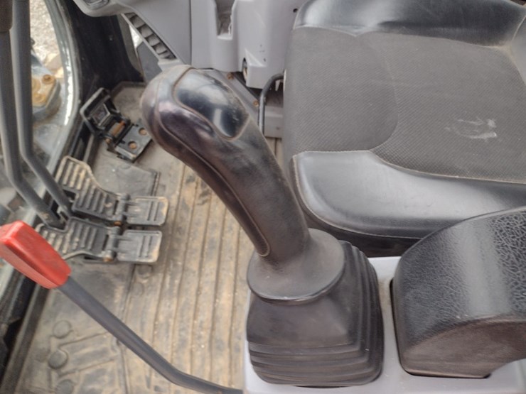 kubota-kx057-image-12