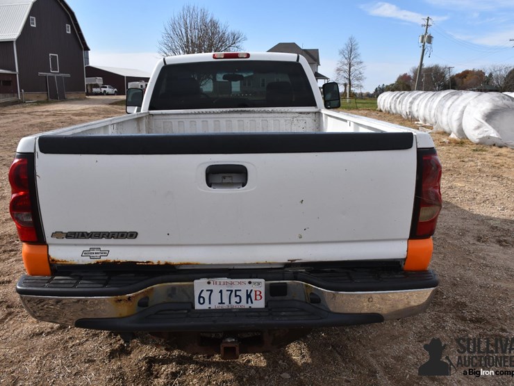 2006-chevrolet-silverado-2500-image-9