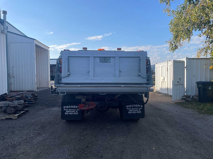 international-4900-image-4