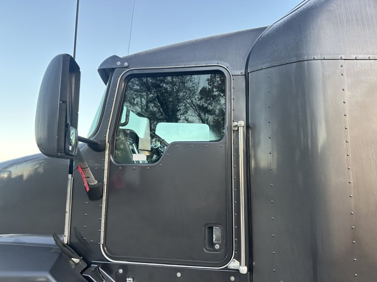 2006-kenworth-t600b-image-11