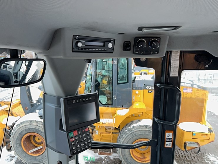 2021-deere-644k-image-18