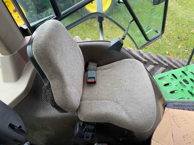 2005-john-deere-8520t-image-45