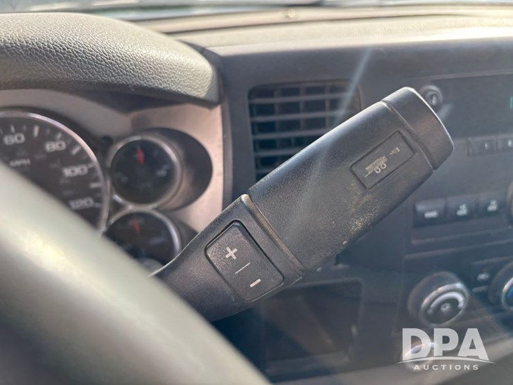 2010-chevrolet-silverado-2500hd-image-75