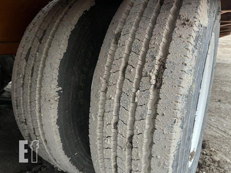 2010-econoline-25-ft-x-96-in-image-27