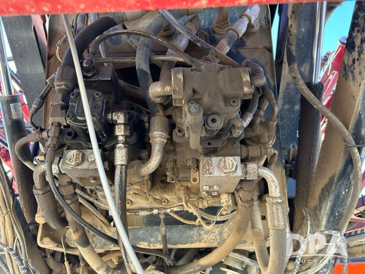 case-ih-patriot-4440-image-35