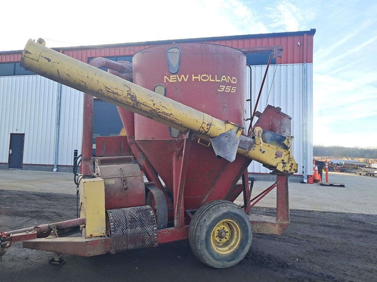 new-holland-355-image-1