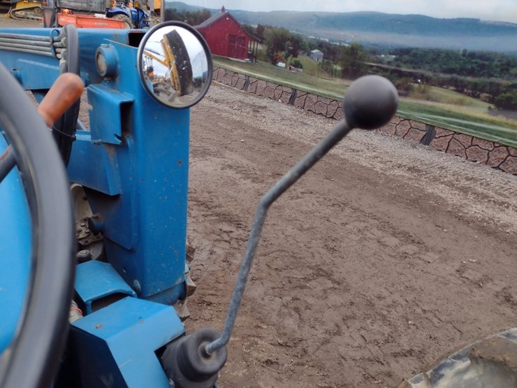 new-holland-3930-image-8