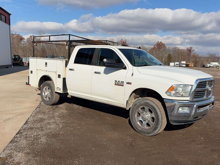 2016-dodge-2500-image-2