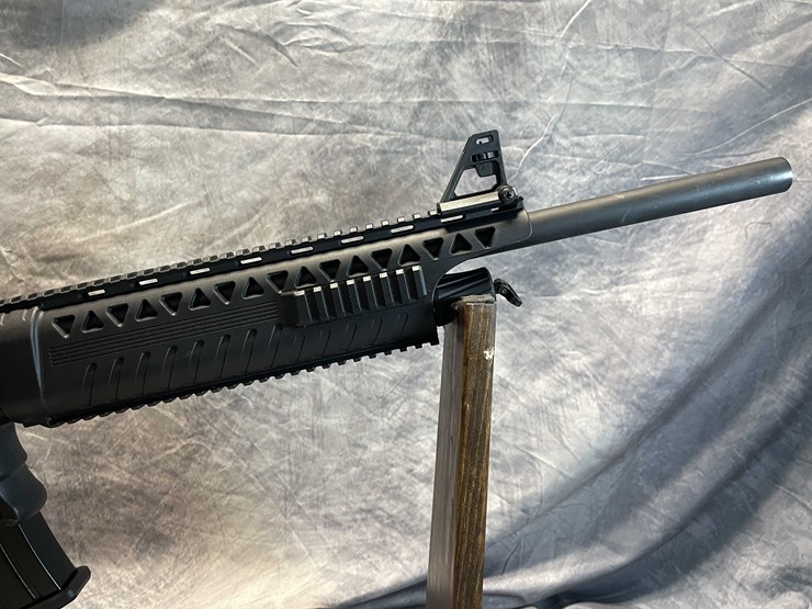 #2351-•-rock-island-vr60-12-ga.-semi-auto-shotgun,-sn:-r176949-image-4