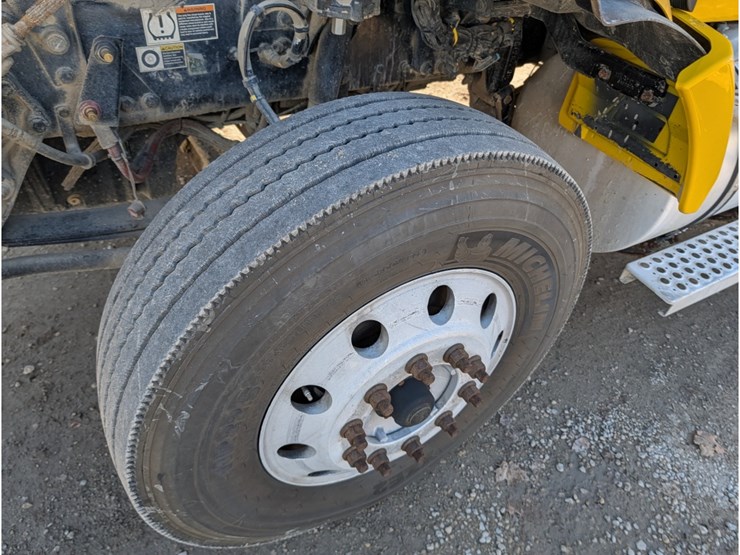 2020-kenworth-t880-image-15