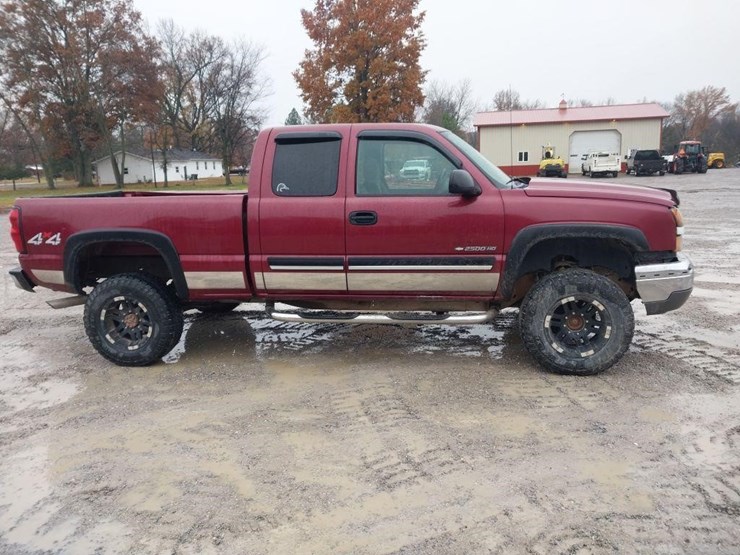 2005-chevrolet-silverado-2500-image-3