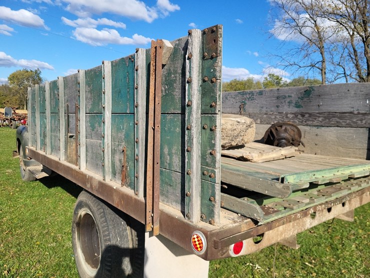1953-gmc-354-24-round-top-cab-single-axle-grain-truck--needs-axle-shaft-image-22