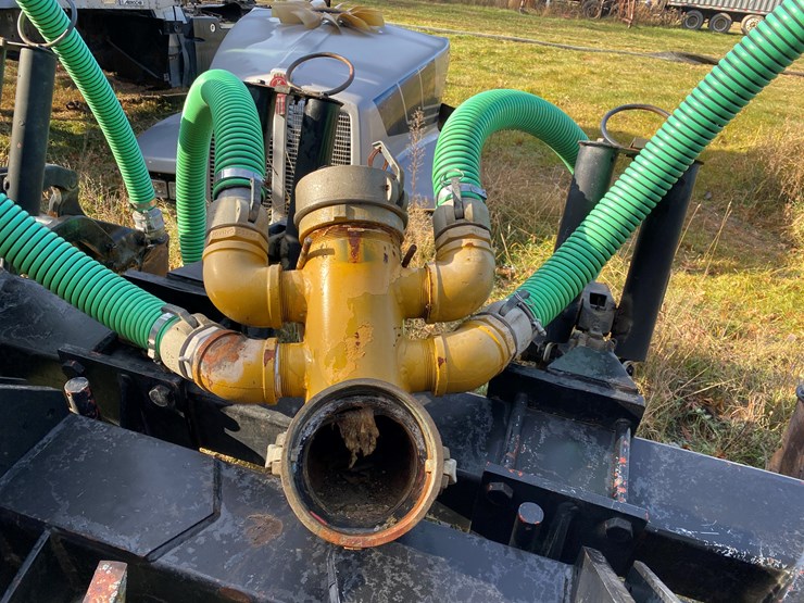 #1300-•-ag-gator-2004-injector-applicator-(colfax,-wi)-image-59