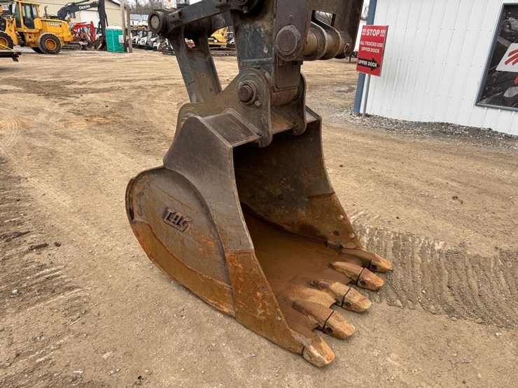 2019-deere-210g-lc-image-9