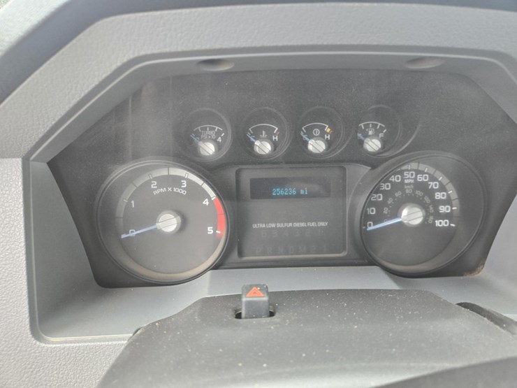 2011-ford-f350-image-42