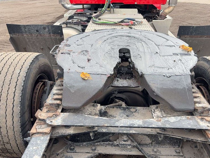 2018-peterbilt-579-image-15