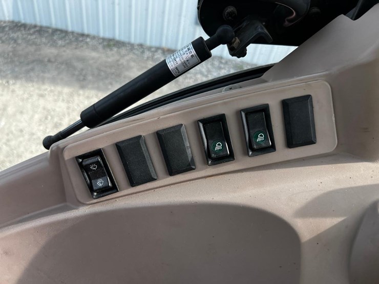 kubota-m7040hdc-image-30