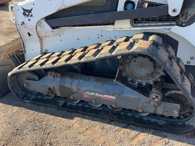2021-bobcat-t870-image-5