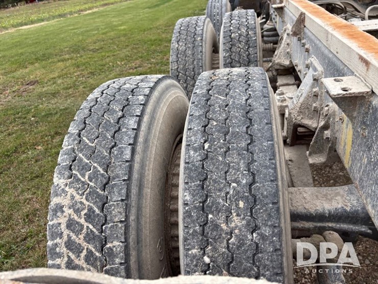 international-4900-image-59