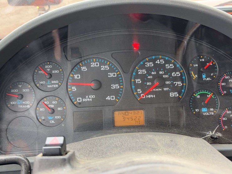 2004-international-7400-image-46