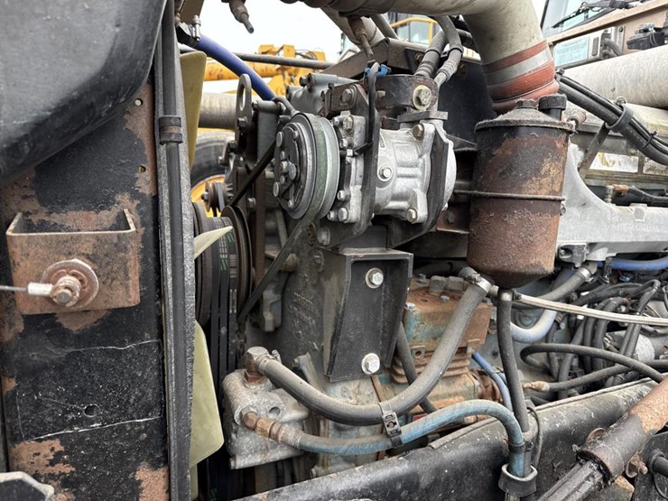 1999-peterbilt-379-image-62