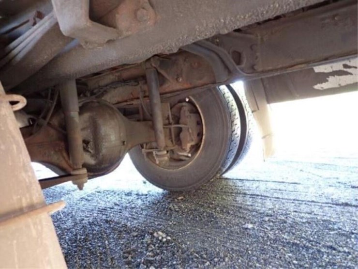 2015-freightliner-mt55-image-86