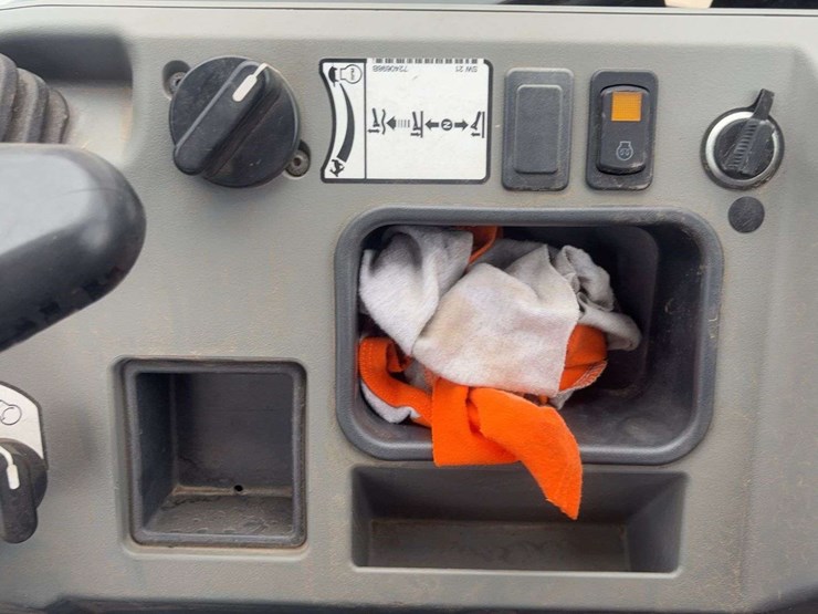 2023-bobcat-e42r2-image-48