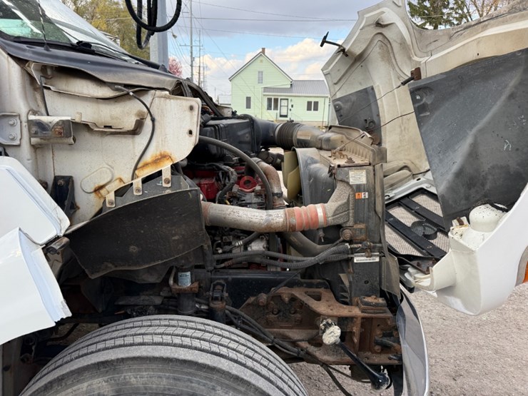 2013-ford-f750-image-17